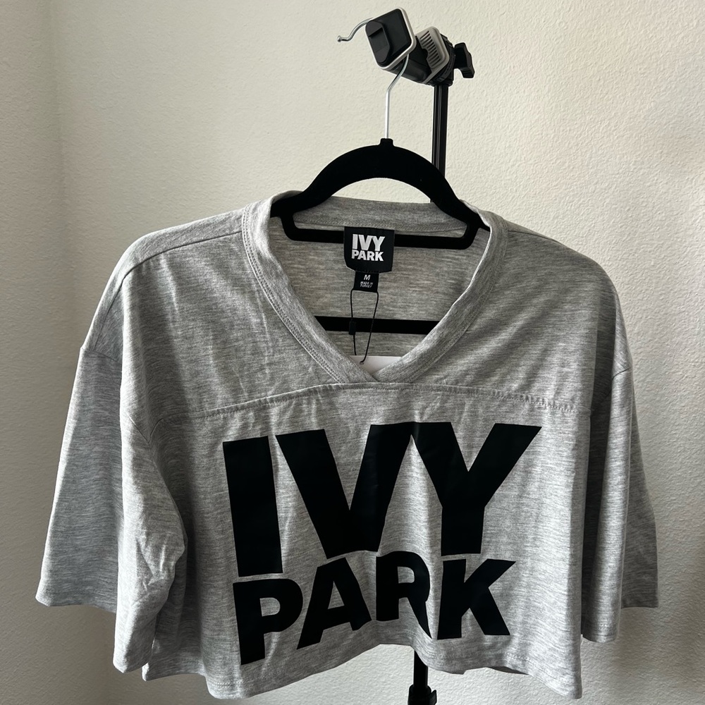 Ivy Park Cropped Logo T-Shirt Size Medium